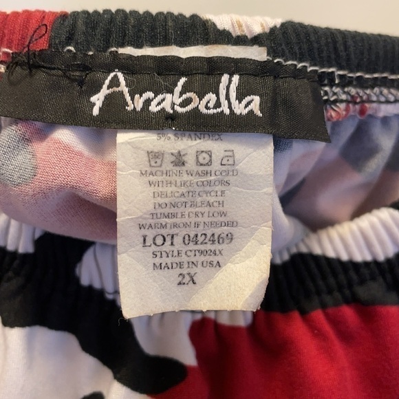 𝅺ARABELLA black/white/wine camo ruffle neckline crop top. 2X - Picture 6 of 7